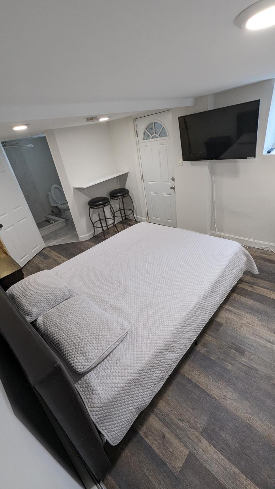 Cozy 250'sqf With Kitchenette And Private Bathroom Close To Time Square Nyc